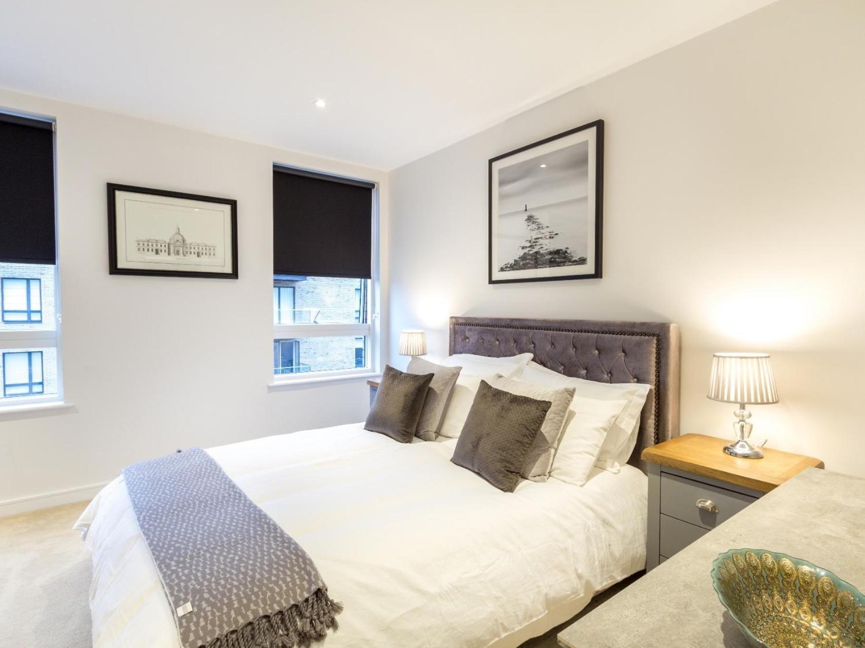 2 Bed Property Close To Heathrow Airport Hounslow Exterior photo