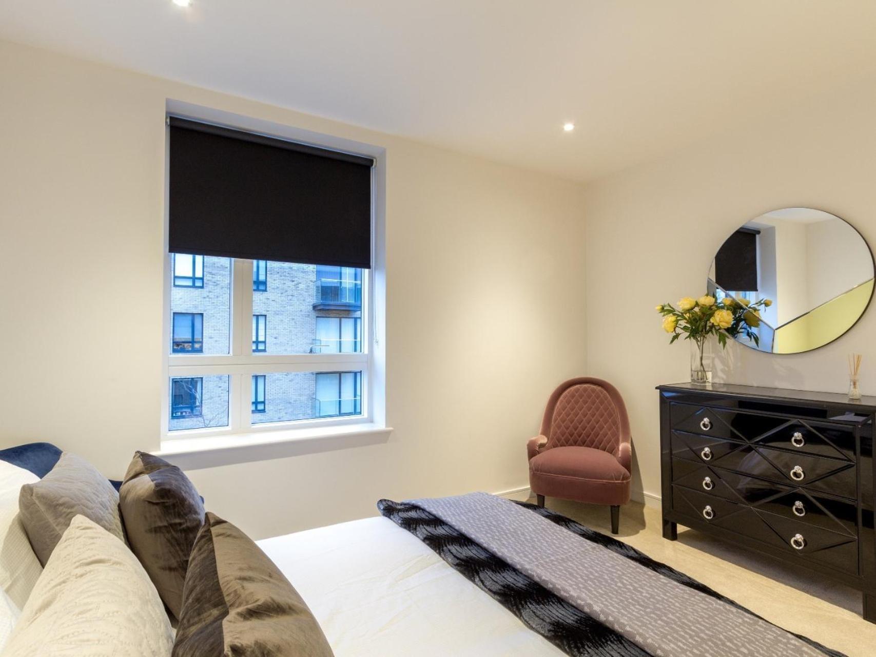 2 Bed Property Close To Heathrow Airport Hounslow Exterior photo