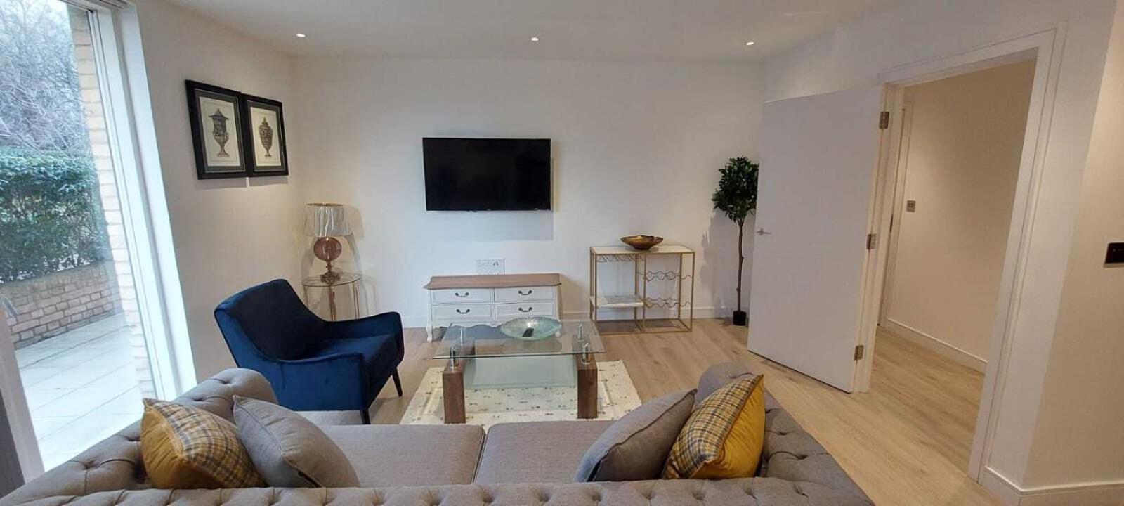 2 Bed Property Close To Heathrow Airport Hounslow Exterior photo