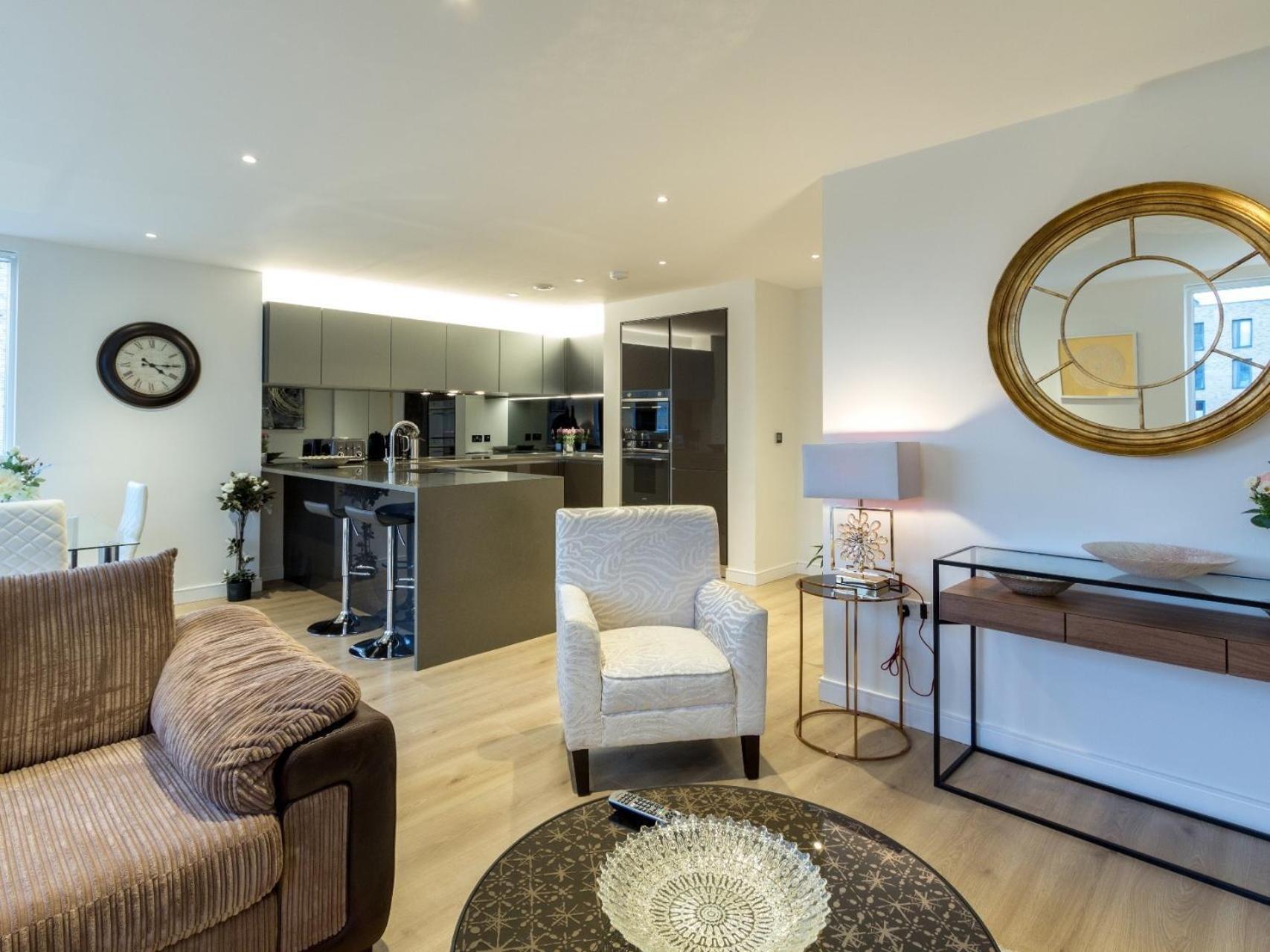 2 Bed Property Close To Heathrow Airport Hounslow Exterior photo